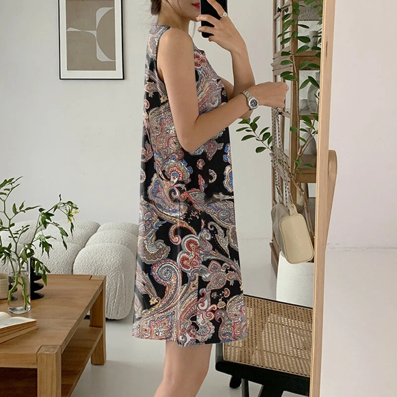 (image for)  Women's Bohemian Printed Round Neck Pleated Sundress Loose Sleeveless Midi Dress